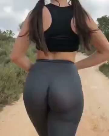 Curvy Brunette Shows Big Ass in Yoga Pants