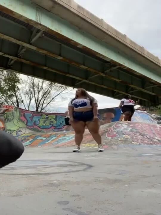 Curvy BBW Latina Shows Big Ass Outdoors Under Bridge