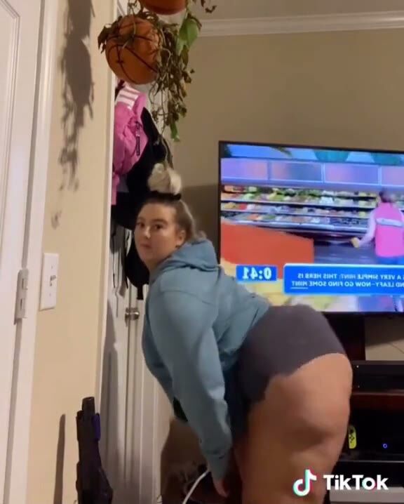 Curvy Blonde Pawg Big Ass Tease