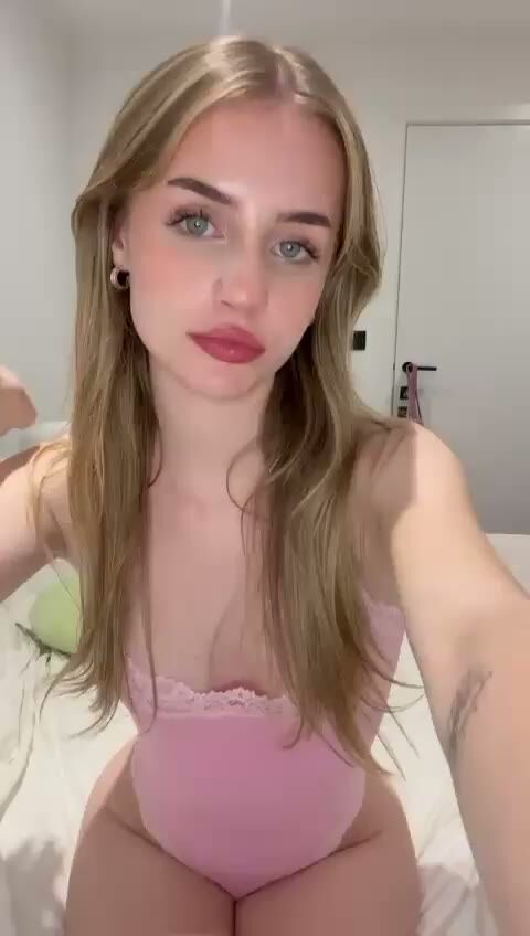 Busty Blonde Teen in Pink Lingerie Selfie