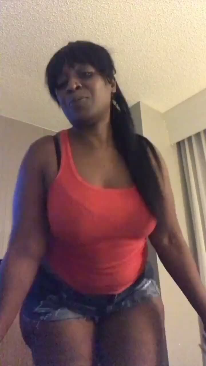 Curvy Ebony MILF Shows Body in Fishnets