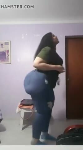 Curvy BBW Brunette Shows Off Huge Ass in Jeans