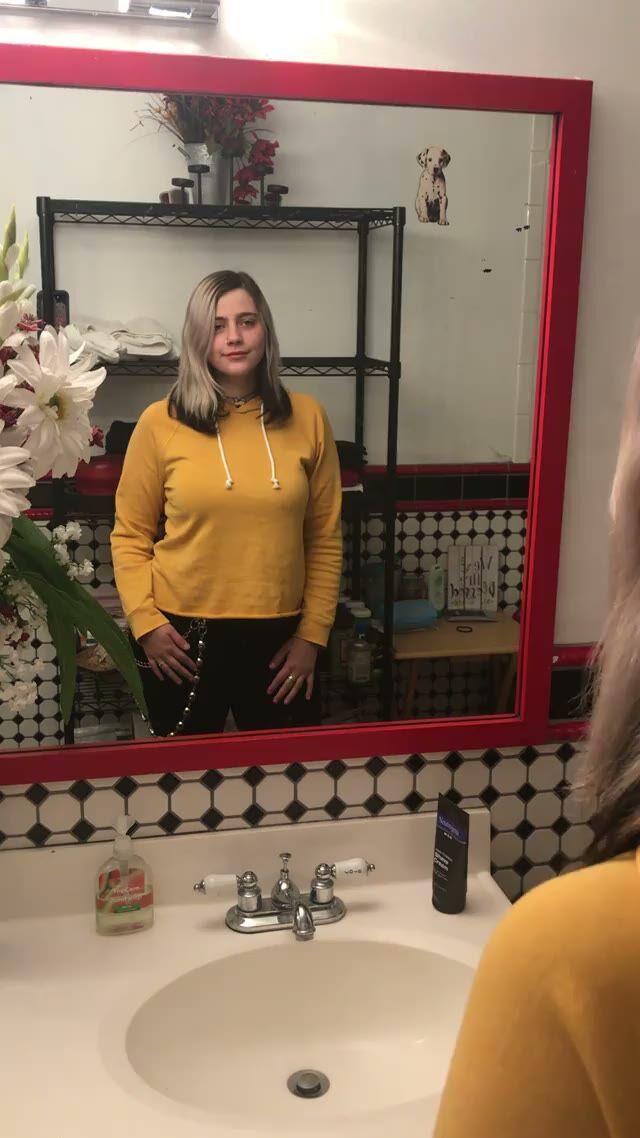 Curvy Blonde Amateur Poses in Bathroom Mirror Selfie