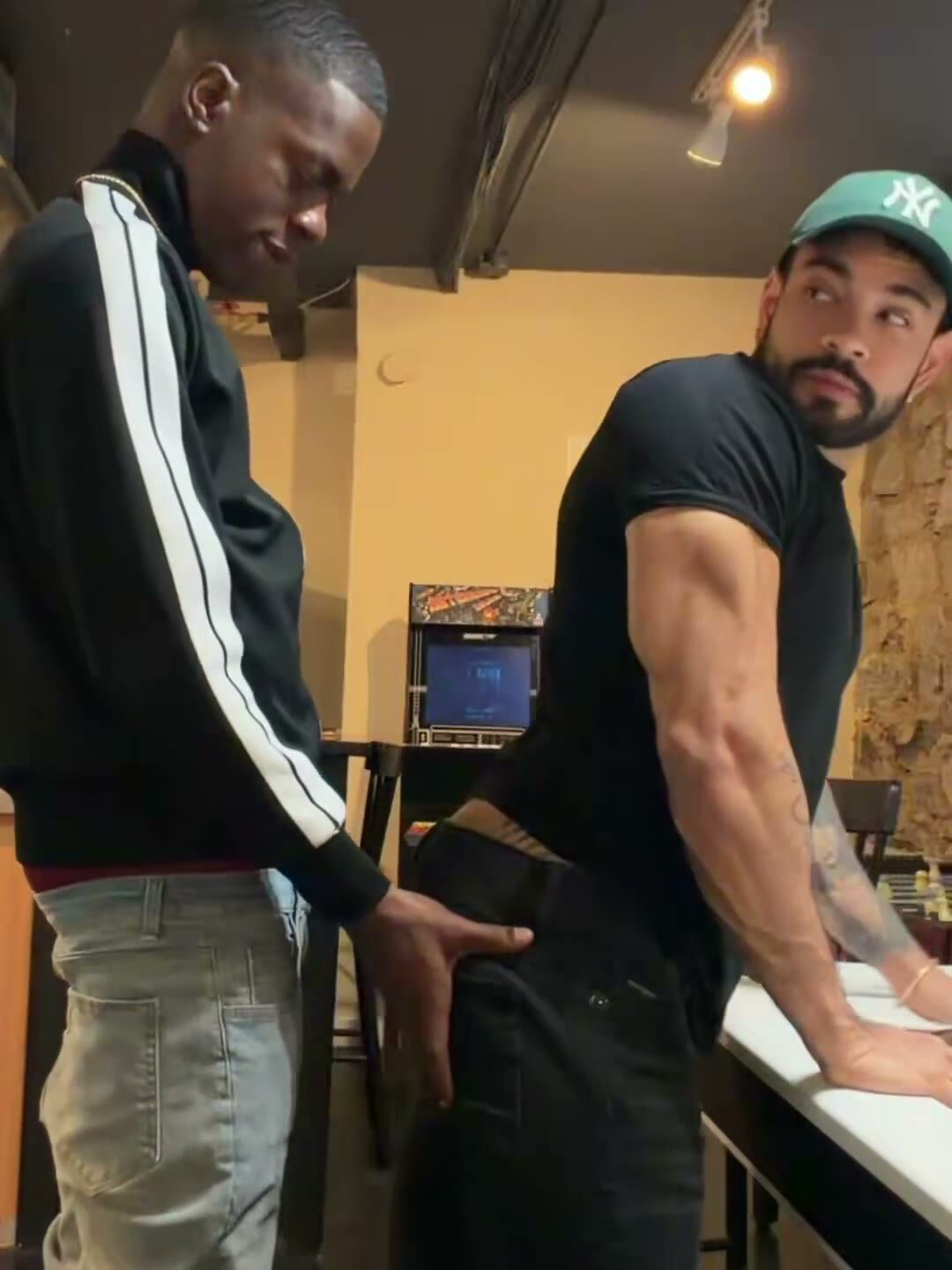 Muscular Black Top Fucks Bearded Bottom