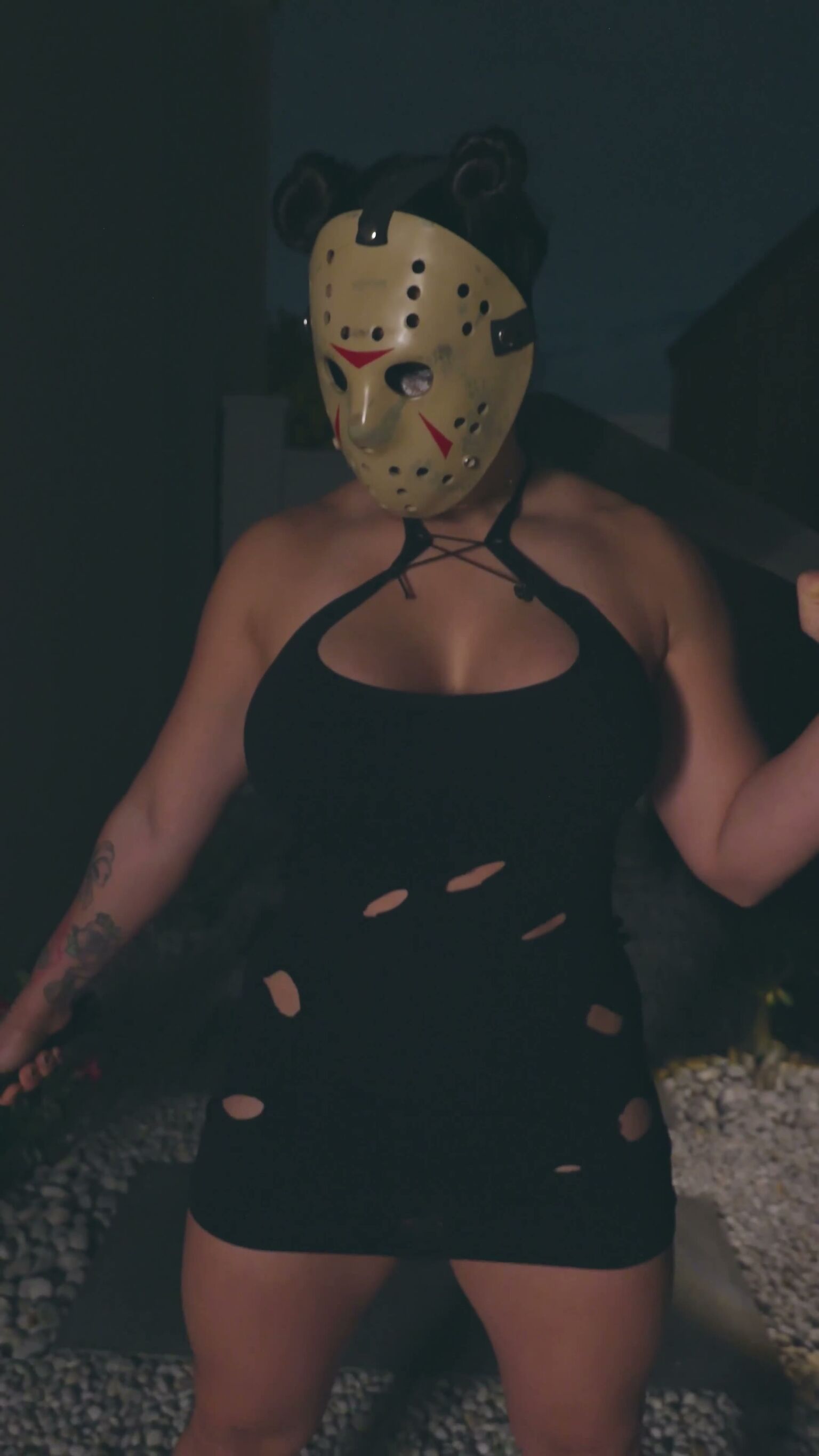 Curvy Tattooed Brunette Cosplays Jason Voorhees